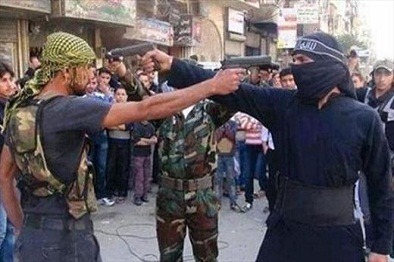 داعش و طالبان رو در روی هم می ایستند