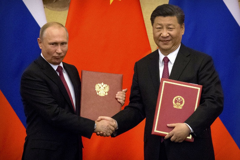 رسانه ها ؛ فاصله گرفتن روسیه و چین از دلار  و…