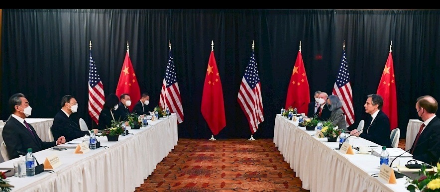 رسانه ها ؛مواضع تند آمریکا و چین در نخستین دیدار حضوری و…